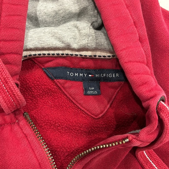 Red Tommy Hilfiger sweater - Picture 5 of 5
